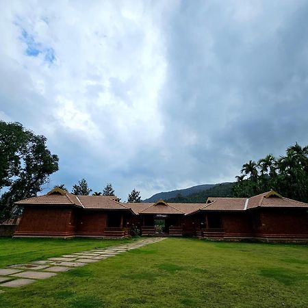 Parampara Resort Chikmagalur Kalasa Bagian luar foto